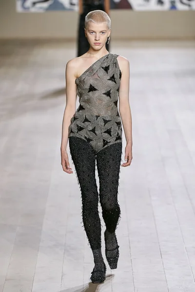 Look 1